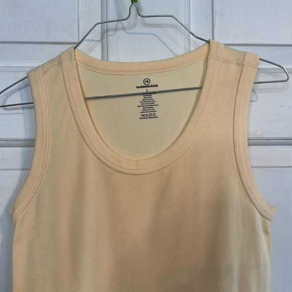 Real essentials yellow crop tank size large - Picture 3 of 3